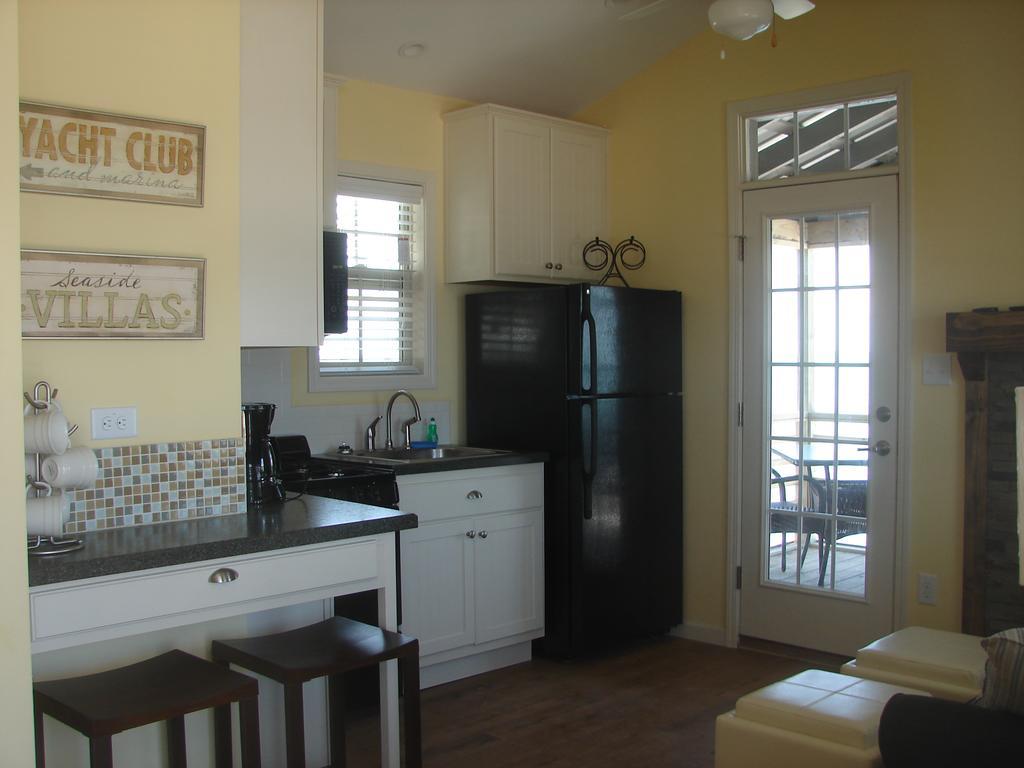Fiesta Key Rv Resort Premium Room 1 Layton Exteriör bild