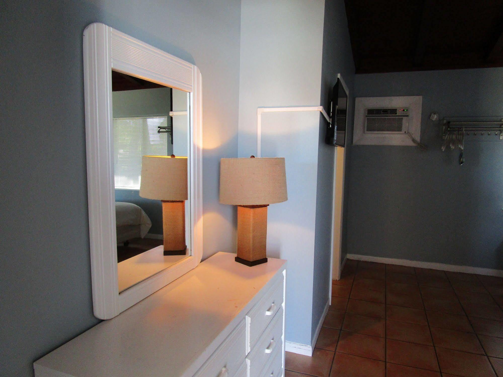 Fiesta Key Rv Resort Premium Room 1 Layton Exteriör bild